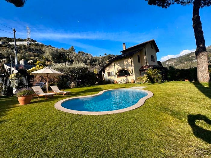 Casa con 6 locali in vendita in Via Correntina, Soldano