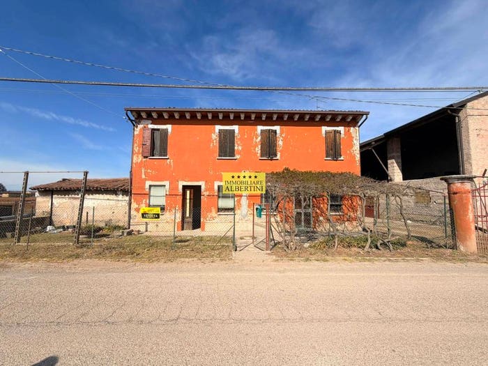 Casa con 5 locali in vendita in Strada Quistello, Mozzecane