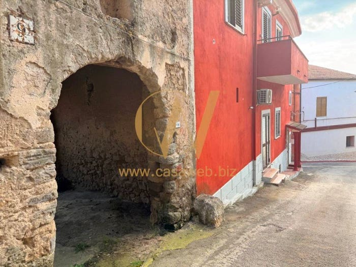 Casa con 5 locali in vendita in Via Selciato, Biancano, Limatola