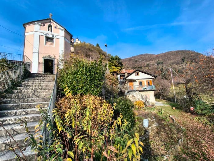 Casa con 6 locali in vendita in Via alla Madonna del Cuore, Centro, Varallo