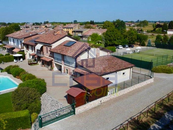 Casa con 6 locali in vendita in Via Schiaffinata, Pieve Porto Morone