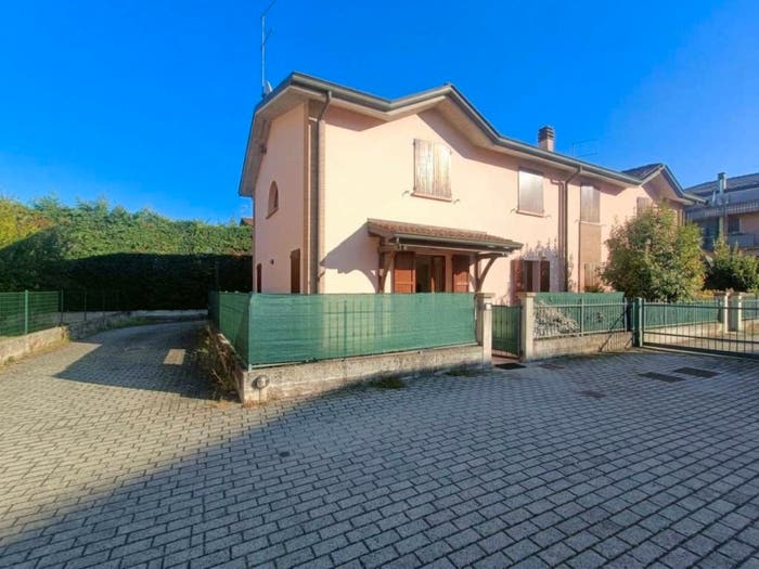 Casa quadrilocale in vendita in Via Brescello Poviglio, Brescello