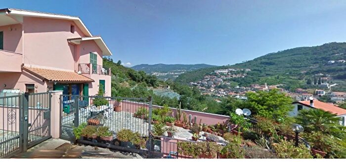 Appartamento quadrilocale in vendita in Via P Fregoso, Tovo San Giacomo