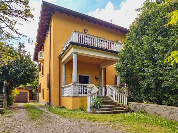 Casa con 6 locali in vendita in Via Sant'Antonio, Corneno Galliano Carella Mariaga, Eupilio