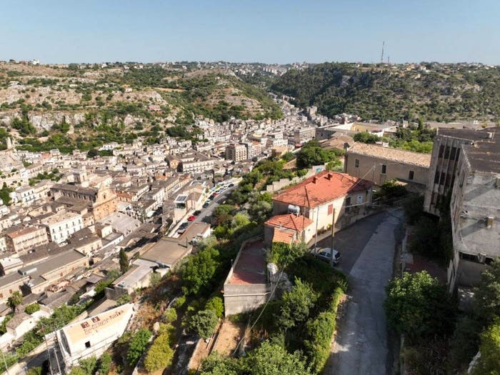 Casa con 6 locali in vendita in via mantegna idria, Modica Bassa, Modica