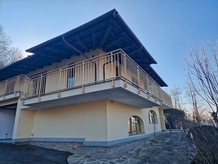 Casa con 6 locali in vendita in Via Trento, Centro, Pavone Canavese
