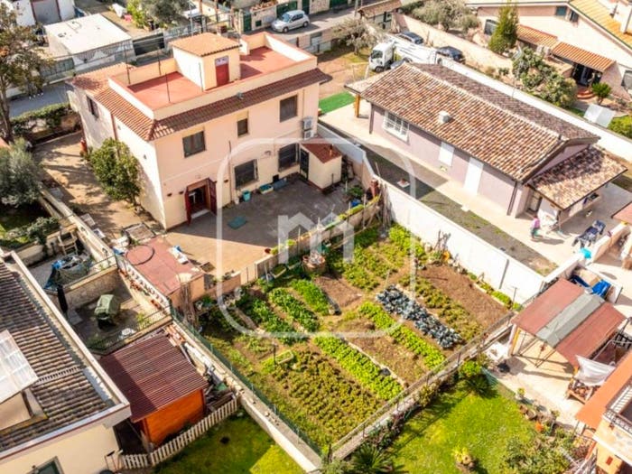 Casa con 5 locali in vendita in Via Agugliano, Corcolle, Roma