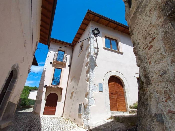 Casa con 5 locali in vendita in Via Balzorelle, Centro, Fontecchio