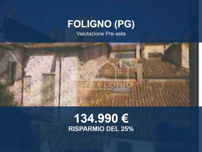 Appartamento con 5 locali in vendita in Via Gramsci, Centro Storico, Foligno