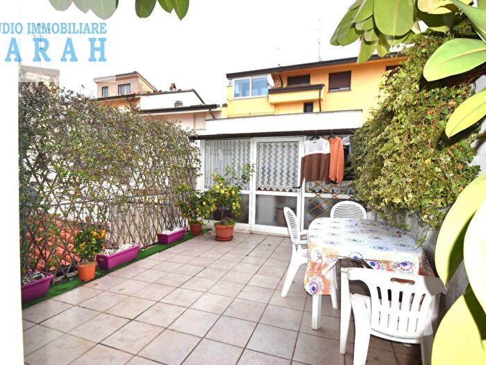 Appartamento quadrilocale in vendita in Via Sant'Andrea, Centro, Viareggio