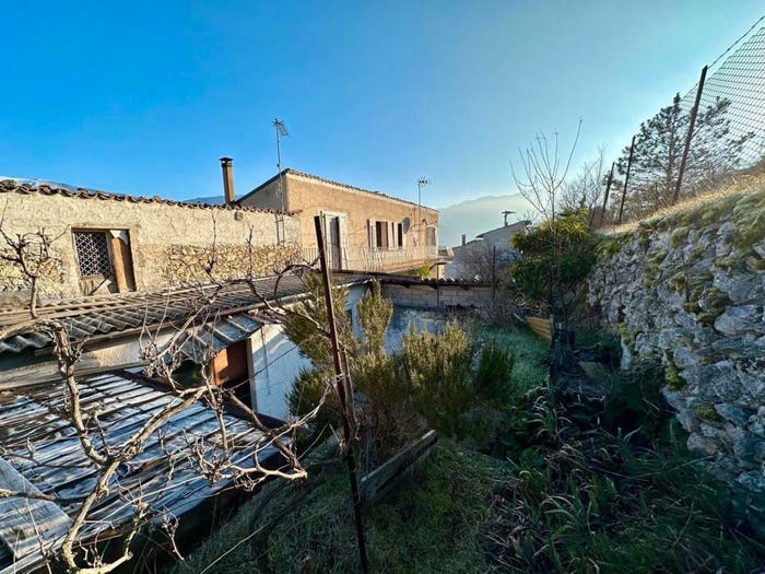 Casa trilocale in vendita in Via Roma, Centro, Capestrano