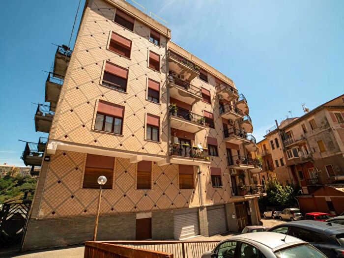Appartamento con 5 locali in vendita in Via Francesco Acri Catanzaro CZ Italia, Centro Storico, Catanzaro