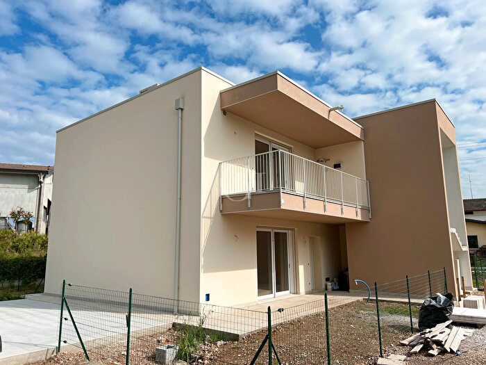 Appartamento trilocale in vendita in Località Marinoni, Peschiera Del Garda