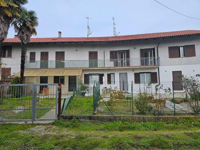Appartamento trilocale in vendita in Via Papa Giovanni XXIII, Piazzo, Lauriano