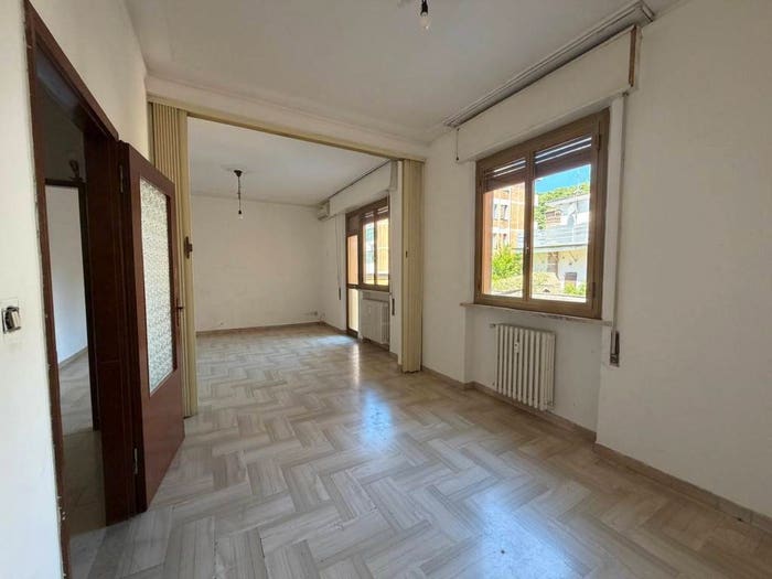 Appartamento con 5 locali in vendita in Viale Novembre, Stazione, Ferrara