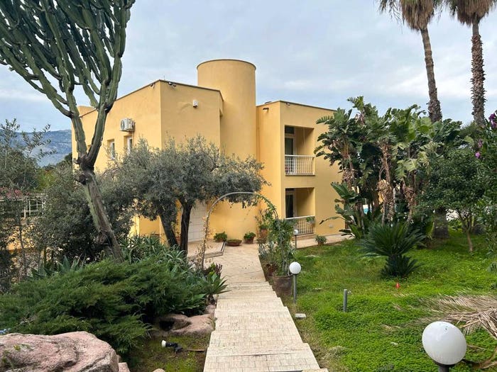 Casa con 6 locali in vendita in viale Margherita di Savoia, Castelforte, Palermo