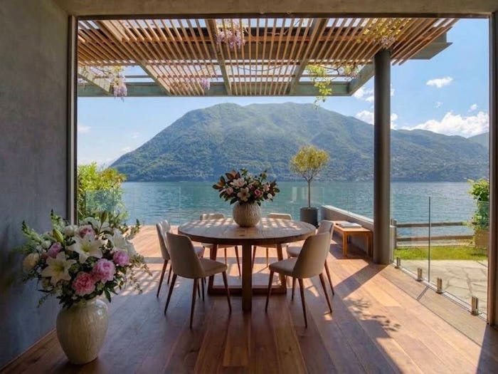 Casa quadrilocale in vendita in Via Vecchia Regina, Laglio