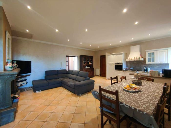 Appartamento quadrilocale in vendita in Piazza Santa Maria, Centro, Cerveteri