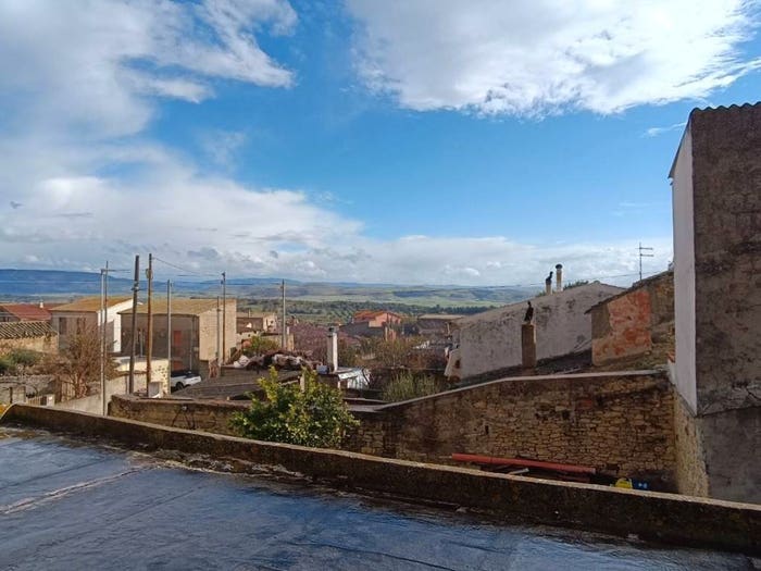 Casa con 6 locali in vendita in Via Regina Elena, Siddi