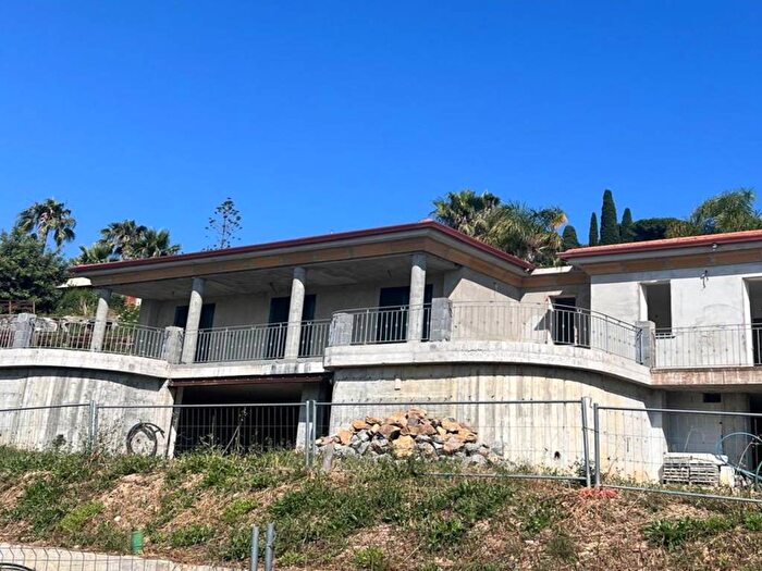 Casa con 6 locali in vendita in Via Romana, Bordighera