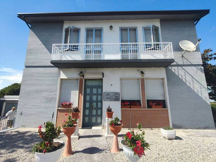 Casa con 6 locali in vendita in Via Seminiato, Copparo