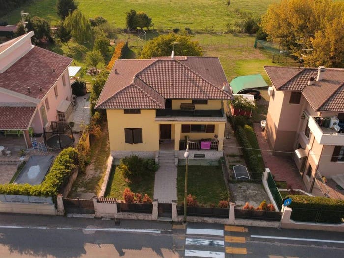 Casa con 6 locali in vendita in Via San Zeno, Folzano, Brescia