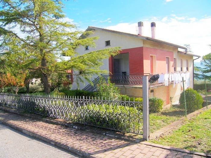 Casa con 6 locali in vendita in Via della Croce, Contignano, Radicofani
