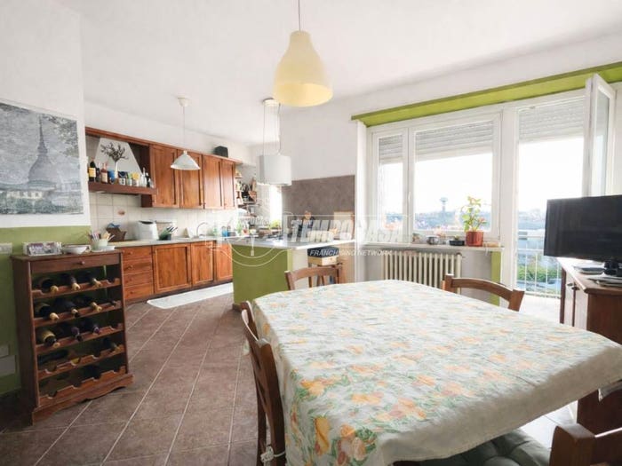 Appartamento con 6 locali in vendita in Piazza Don Evasio Ferraris, Centro, Cigliano
