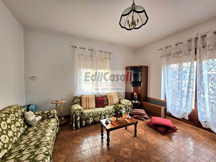 Appartamento quadrilocale in vendita in Via Po, Centro, Bomarzo