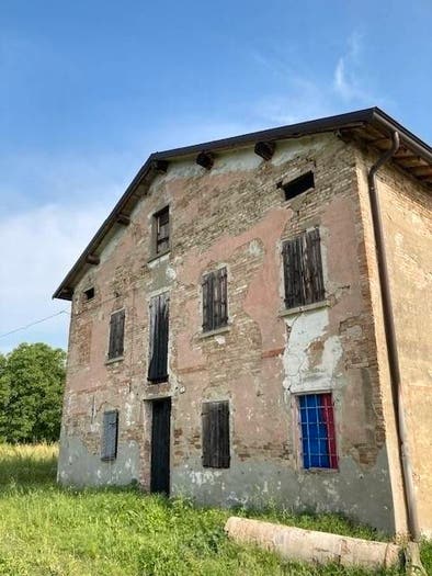 Casa con 6 locali in vendita in Centro, Castelnovo di Sotto