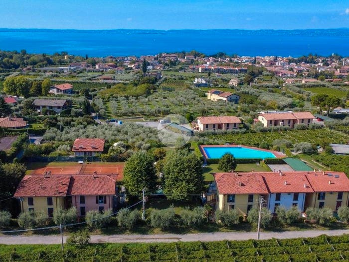 Appartamento quadrilocale in vendita in Via Paerno, Centro, Bardolino