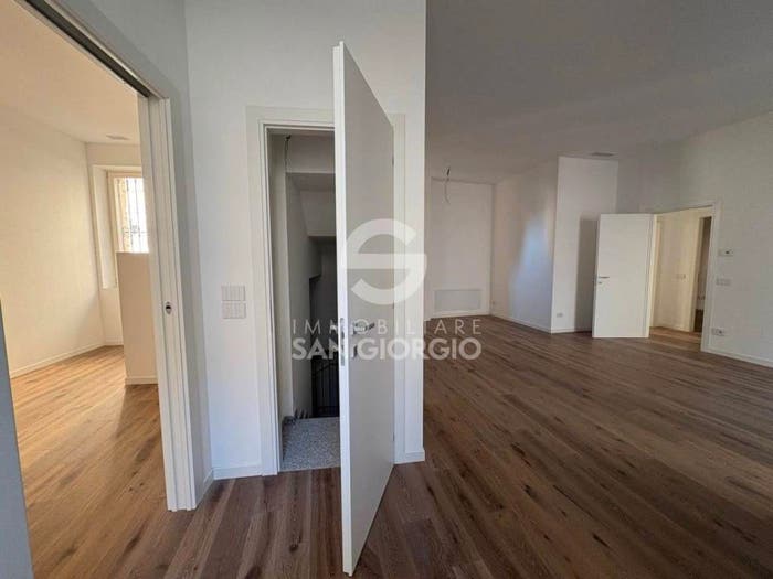 Appartamento trilocale in vendita in Via Severino Capsoni, Centro Storico, Pavia