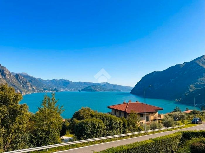 Appartamento trilocale in vendita in Via cimitero, Centro, Riva di Solto