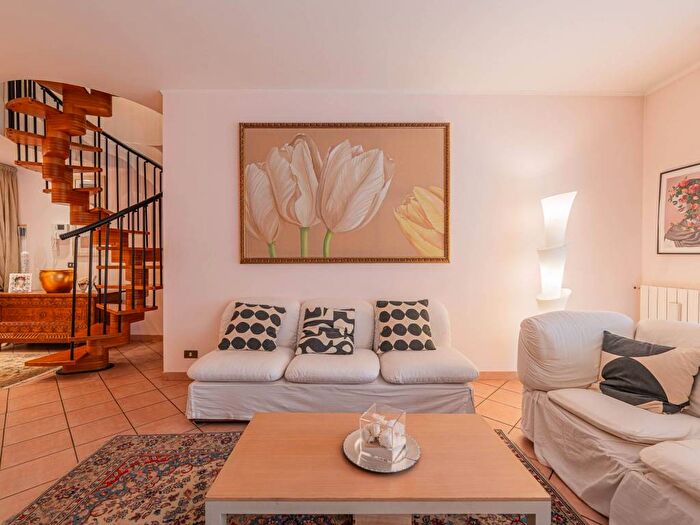 Appartamento con 6 locali in vendita in Corso Vittorio Emanuele, Centro, Camporosso