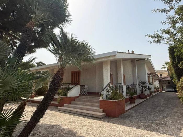 Casa con 6 locali in vendita in via Luigi Di Molfetta, Bisceglie