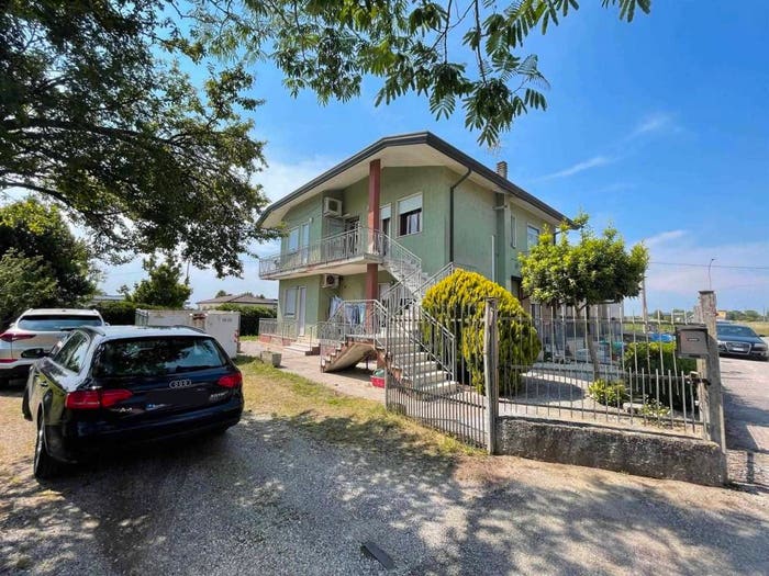 Appartamento con 6 locali in vendita in via San Giuseppe, Isola Verde Ca' Lino, Chioggia