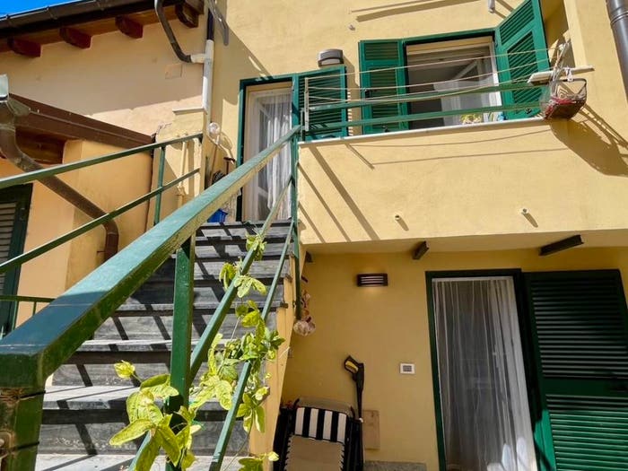 Casa bilocale in vendita in Via Domenico Induno, Bavari, Genova