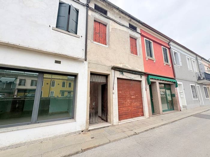 Casa con 6 locali in vendita in via terme, Battaglia Terme