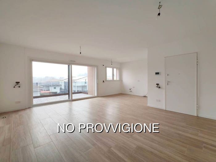 Appartamento trilocale in vendita in Via dei Mille, Montano Lucino