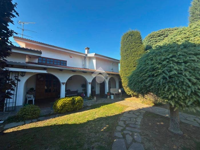 Casa con 5 locali in vendita in Via Carengo, Cappuccini, Vercelli