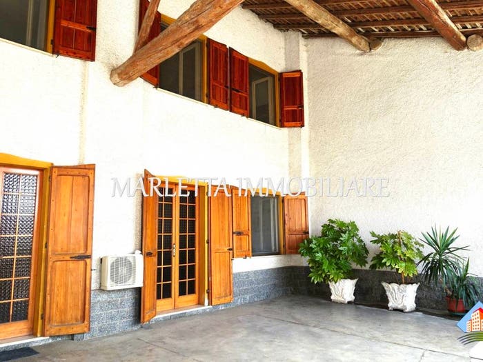 Casa con 5 locali in vendita in Izano