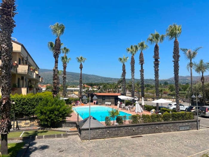 Appartamento quadrilocale in vendita in Via Spiaggia, Centro, Mascali