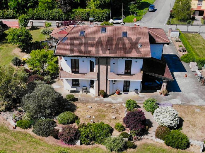 Casa con 6 locali in vendita in Via XXV Aprile, Paderno Ponchielli
