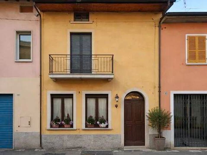 Casa con 6 locali in vendita in Via A Torri, Centro, Castrezzato