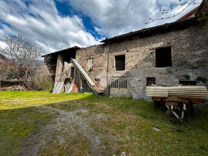 Casa con 5 locali in vendita in Via Braida, San Didero