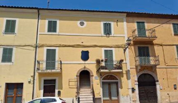 Appartamento trilocale in vendita in Piazza Immacolata, Ischia di Castro
