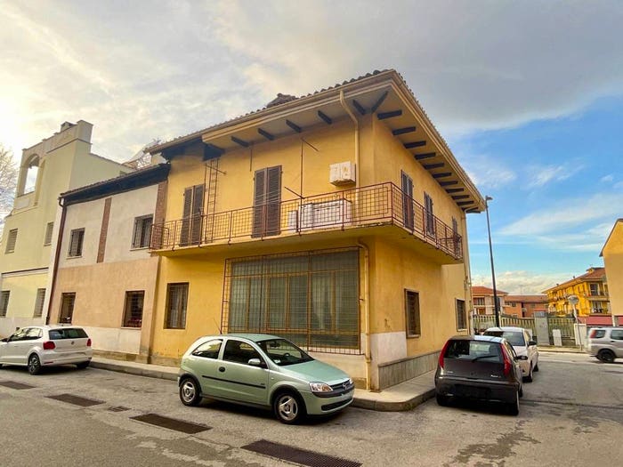 Casa con 5 locali in vendita in Corso Giovanni Giolitti, Centro, Busca