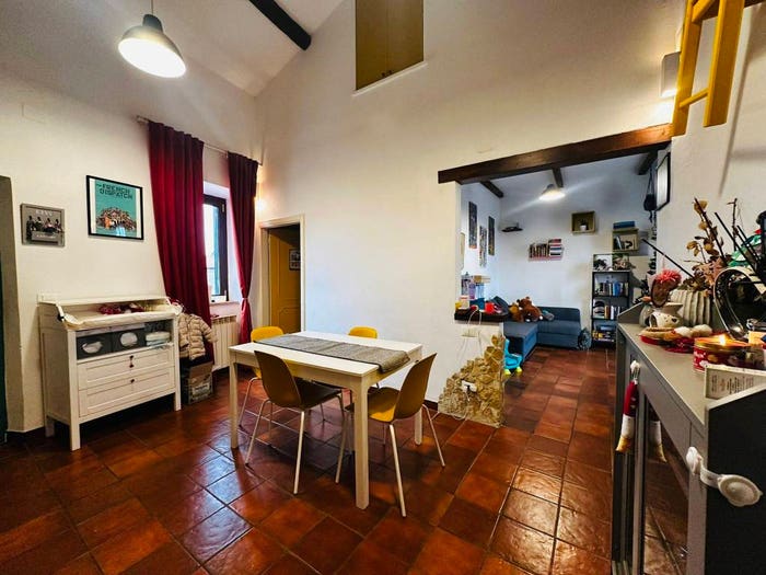 Appartamento trilocale in vendita in Piazza Giovanni XXIII, Centro, Morlupo