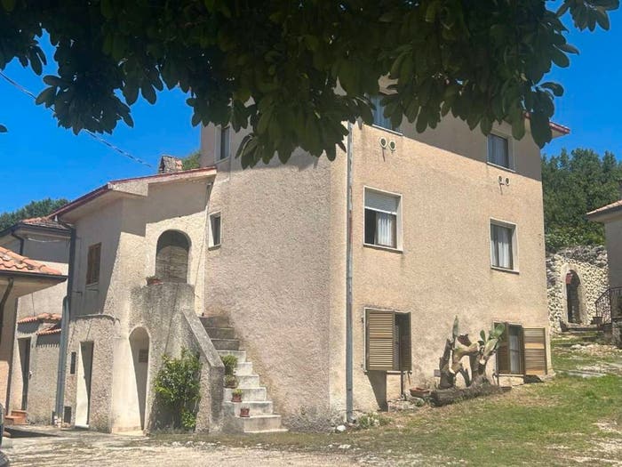 Casa con 6 locali in vendita in contrada Caponero, Fontechiari