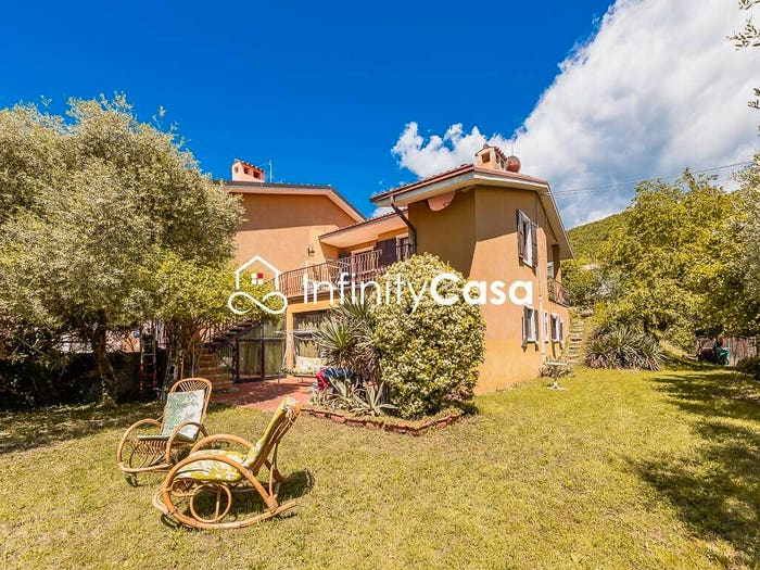 Casa con 6 locali in vendita in Località Bisse, Centro, Caprino Veronese